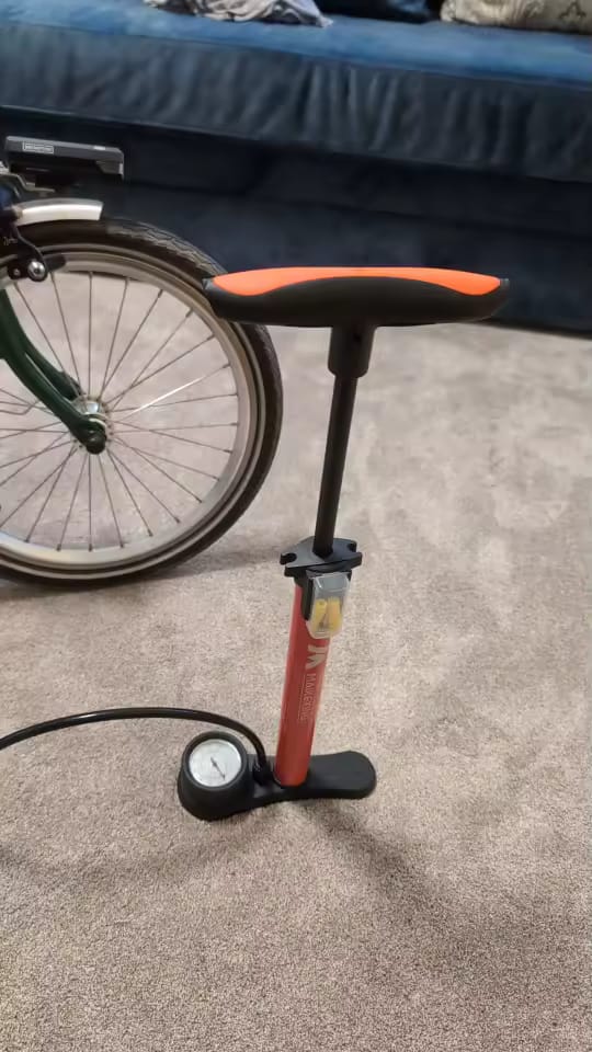 Customer photo review of 11 bar Tragbare Pumpe mit Manometer & 3-in-1-Ventilaufsatz