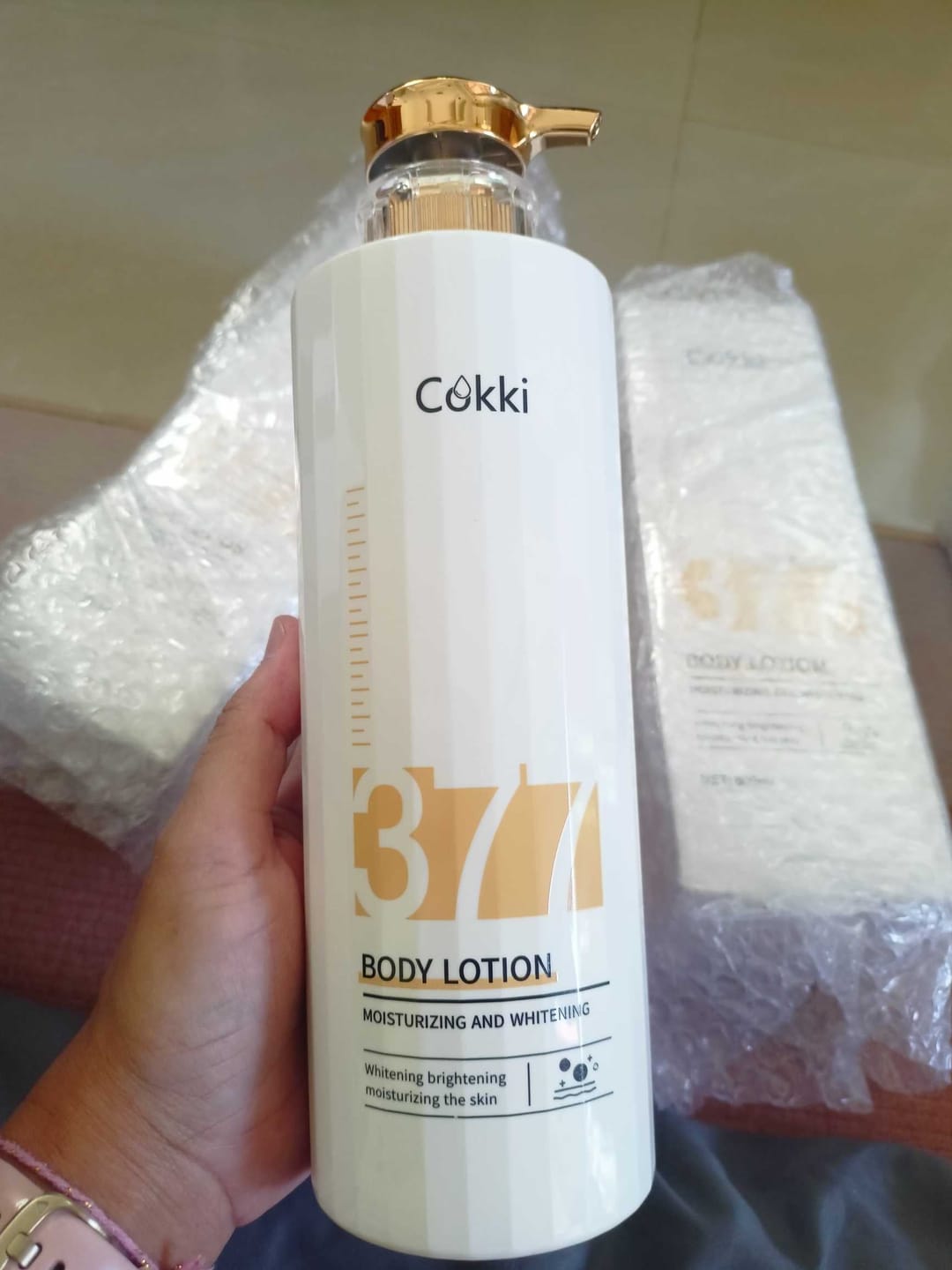 Customer photo review of 377 Bodylotion Moisturizing And Whitening 800ml