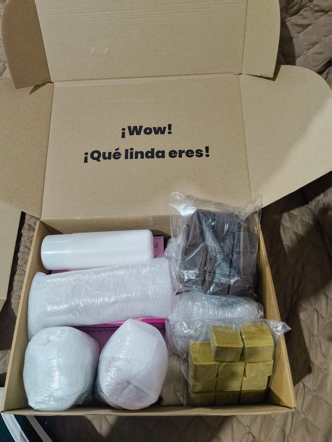 Customer photo review of Kit 1minpretty: 2 tarros de cera + fundidor + refill + exfoliante + crema pepino + agua rosas + talco para depilar con envío gratis mx