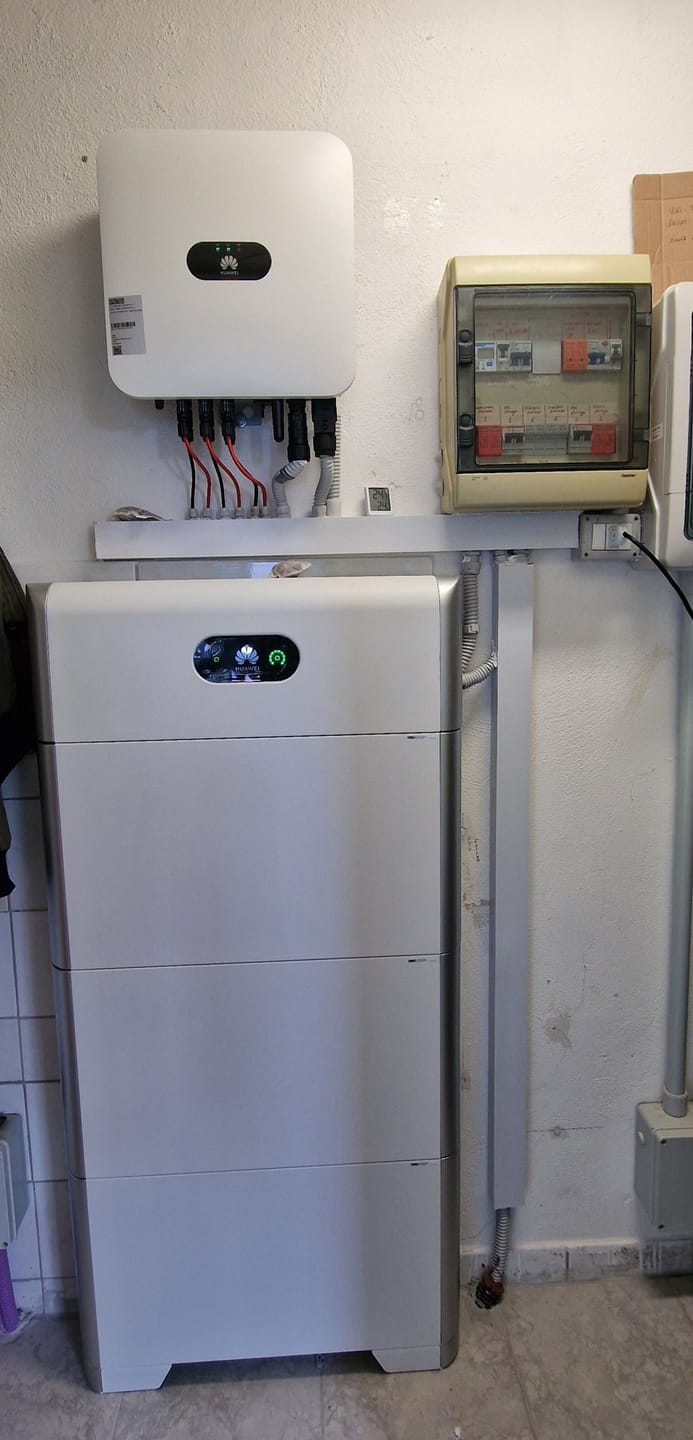Customer photo review of Sistema di accumulo Huawei da 15kWh completo