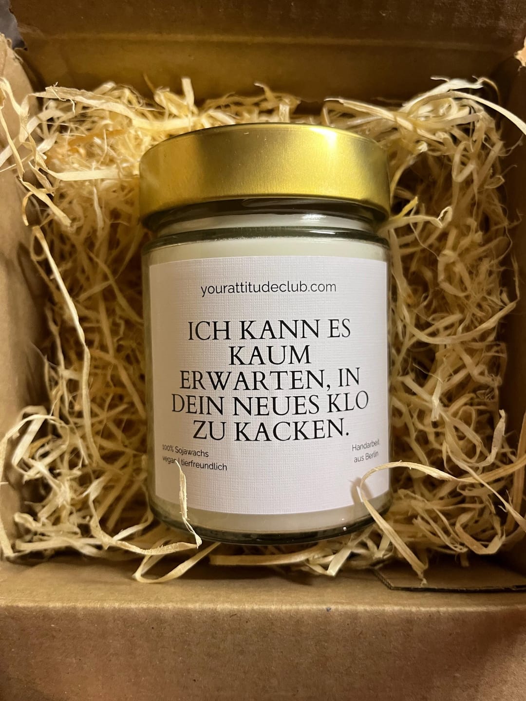 Customer photo review of Ich kann es kaum erwarten, in dein neues Klo zu kacken – Lustige Umzugs-Kerze im Glas | Geschenkidee zum Einzug