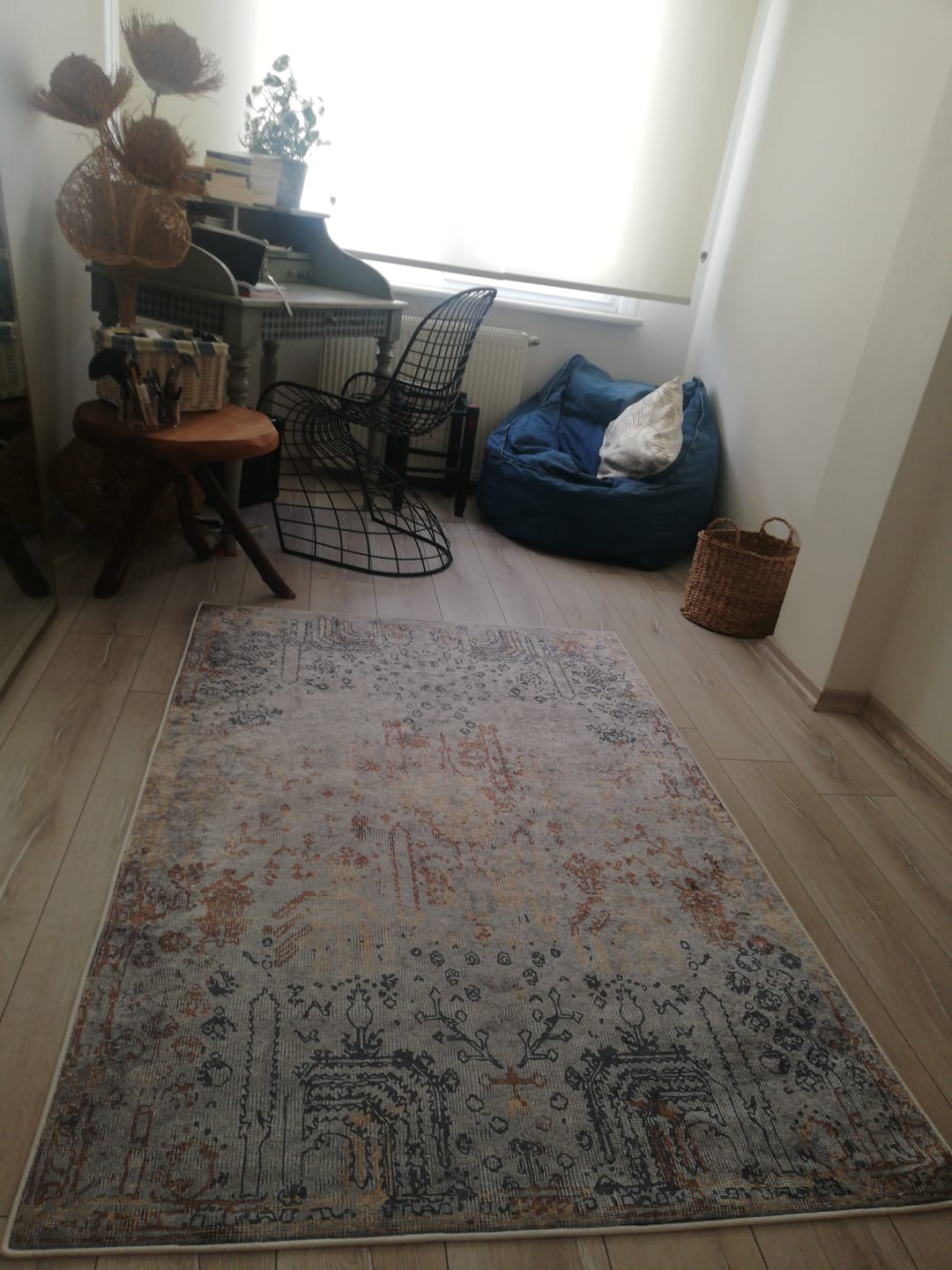 Customer photo review of Gold Gri Eskitme Modern Halı | Yıkanabilir | Kaymaz Taban | Pati Dostu