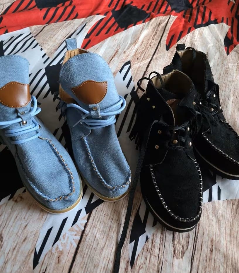 Customer photo review of Last Day 50% OFF-Women's Chelsea Ankle Boots