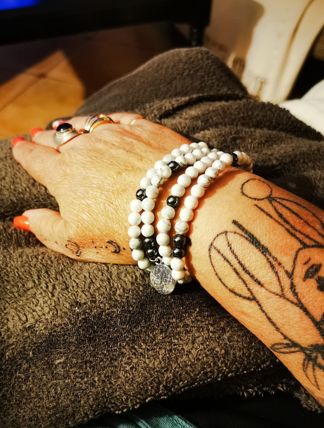 Customer photo review of Bracelet Mala "Bien-être Féminin" en Howlite