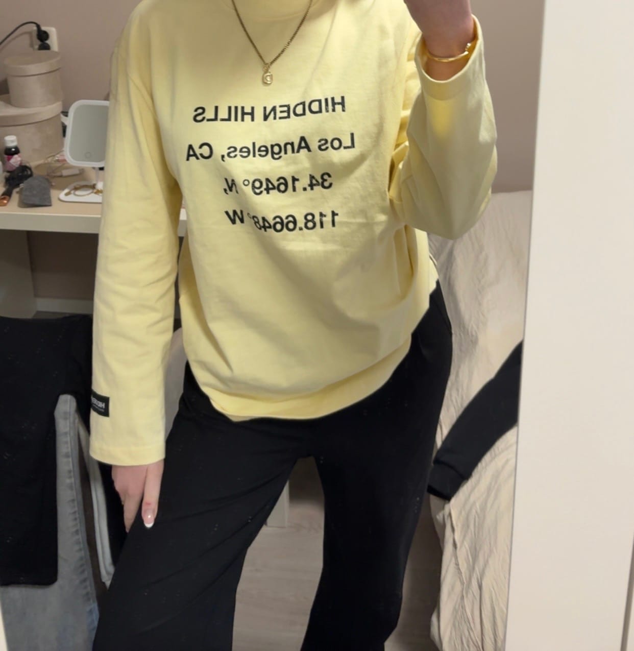 Customer photo review of VINTAGE LOGO LONGSLEEVE T-SHIRT BUTTER YELLOW