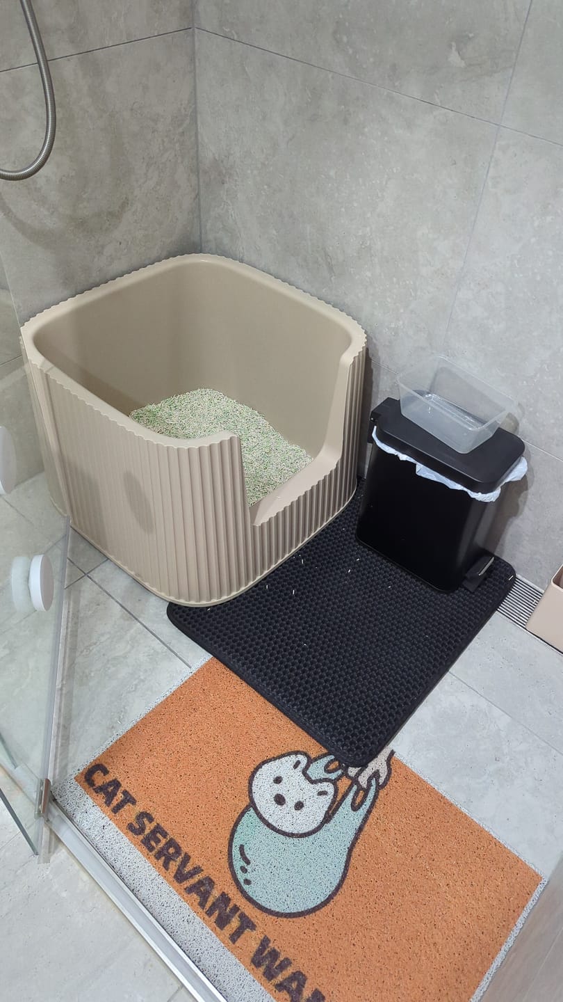 Customer photo review of Michu XXL BoBa Deluxe Cat Litter Box - Spacious Design
