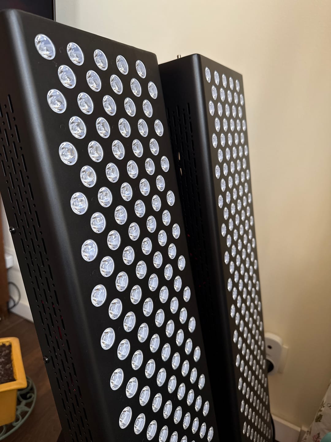 Customer photo review of Koanna® Luma1000™ – Powerful, Mid-Size Red Light Therapy Panel