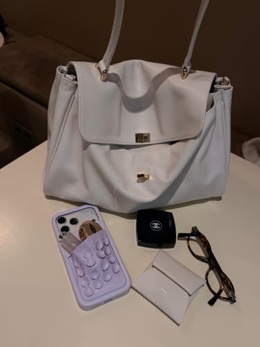 Customer photo review of Octo Pouch - iPhone 17