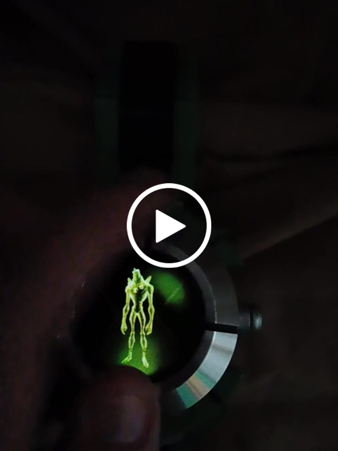 Customer video review of Ben 10: Alien Force The Omnitrix Wearable Replica (Touch Sensing)
