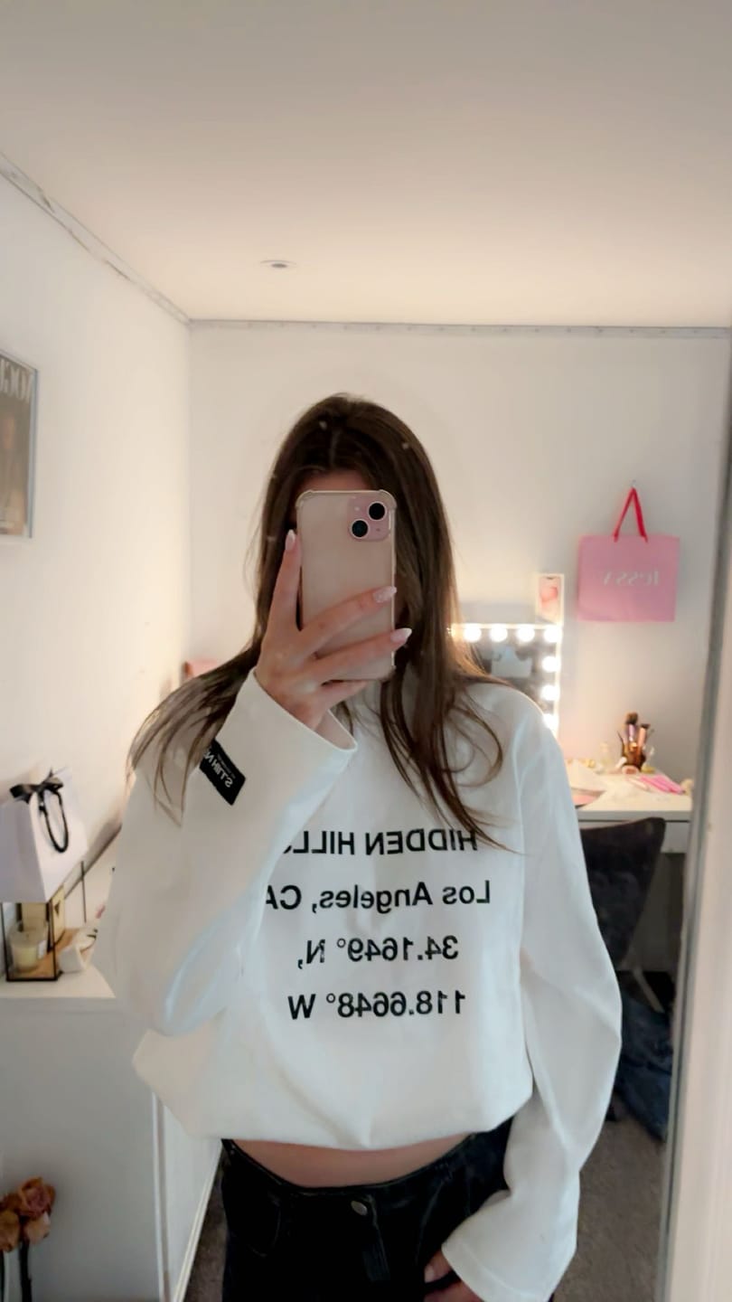 Customer photo review of VINTAGE LOGO LONGSLEEVE T-SHIRT WHITE