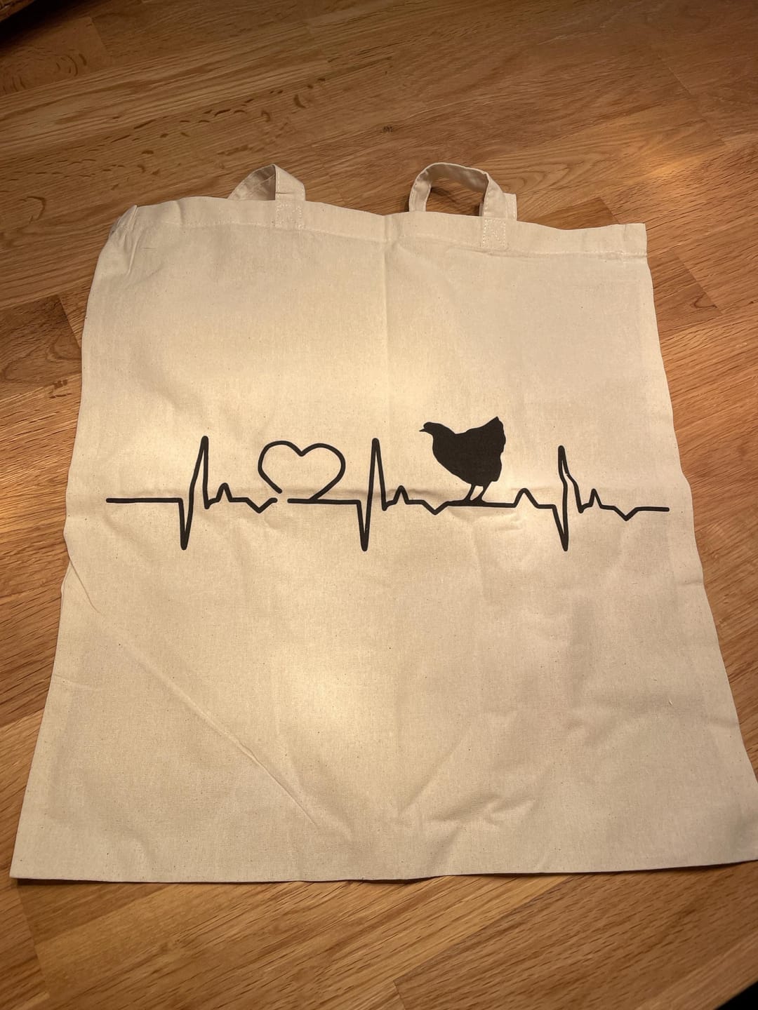 Customer photo review of Herzschlag Huhn Baumwollbeutel Stofftasche beige nachhaltig Shopper Einkaufstasche Tiermotiv Geschenk Hühnerliebhaber