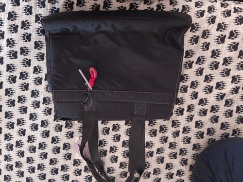 Reseña con foto de un cliente sobre Cartera De Hombro Notebook Llavero Ready To Go