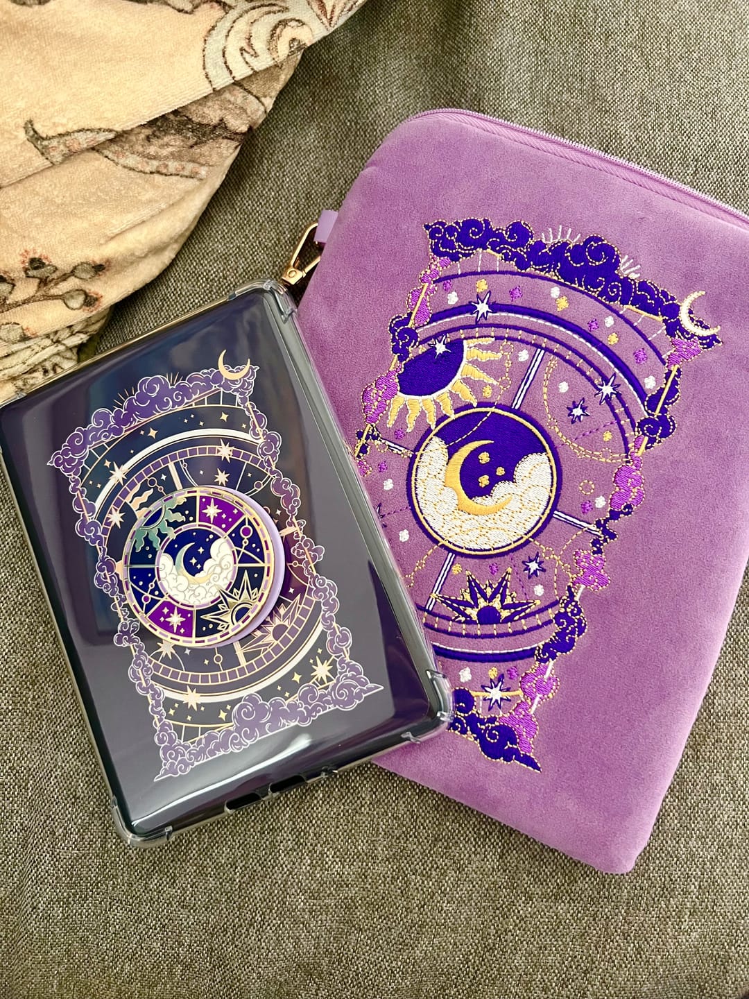 Customer photo review of Otherworldly Clingie