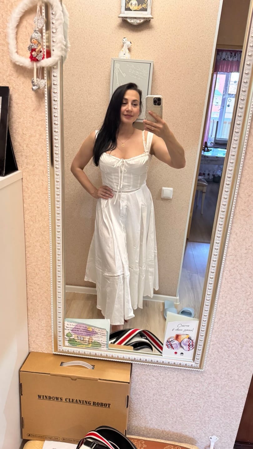 Customer photo review of Lori Sleeveless Sweetheart Midi Dress