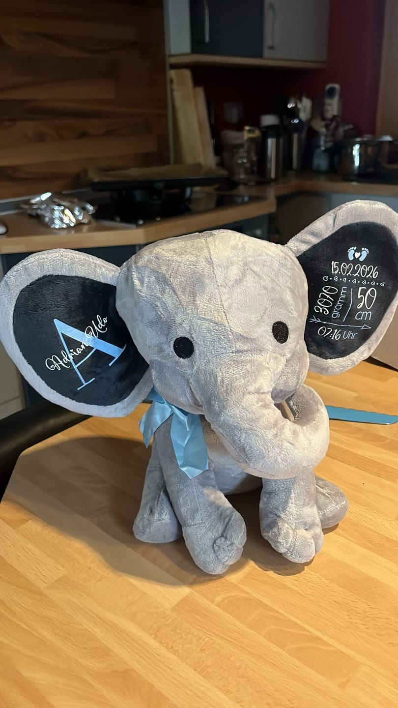 Customer photo review of Kuschel Elefant - Baby-Stofftier