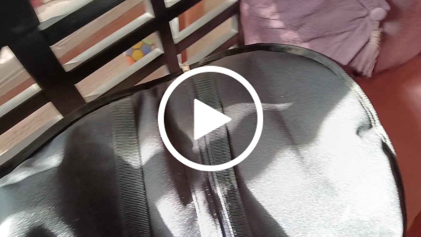 Customer video review of Funda Guitarra Eléctrica Estándar Acolchada 20 mm con Correas y Bolsillo