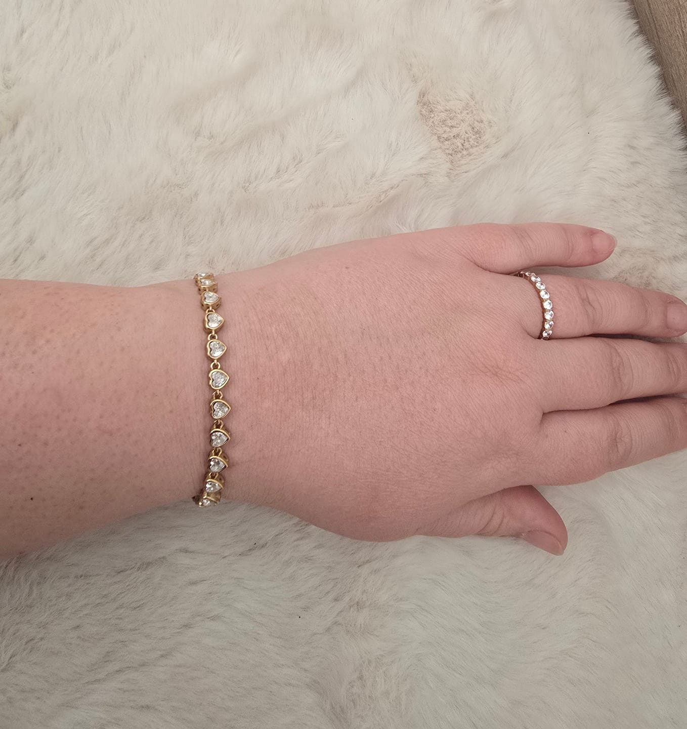 Customer photo review of Drop Heart Armband | 18K vergoldet