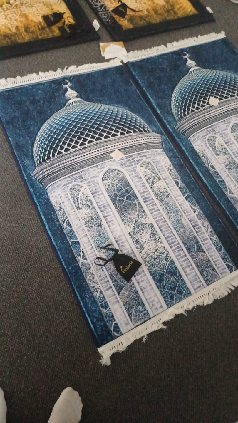 Customer photo review of Crystal Dome  Padded Prayer Mat