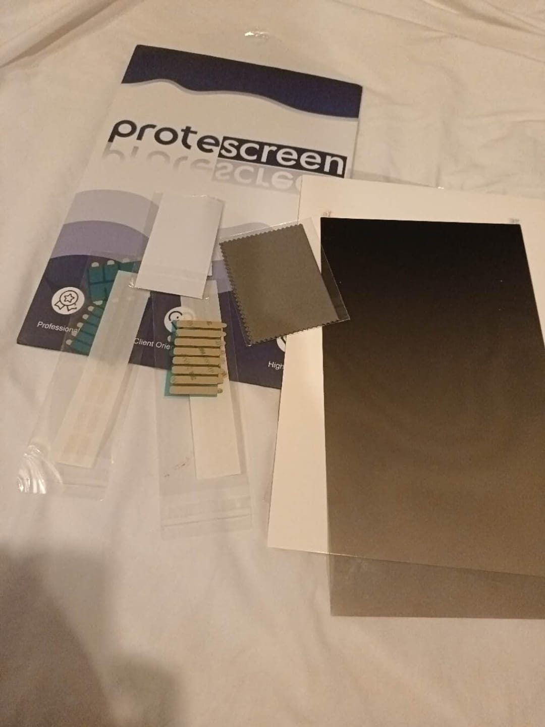 Customer photo review of Magnetic Privacy Screen Protector for Laptops – Anti-Spy, Ideal for Work and Travel