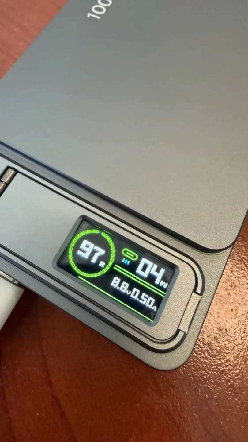 Customer photo review of ChargeUP™ - Ultravékony Magsafe Powerbank