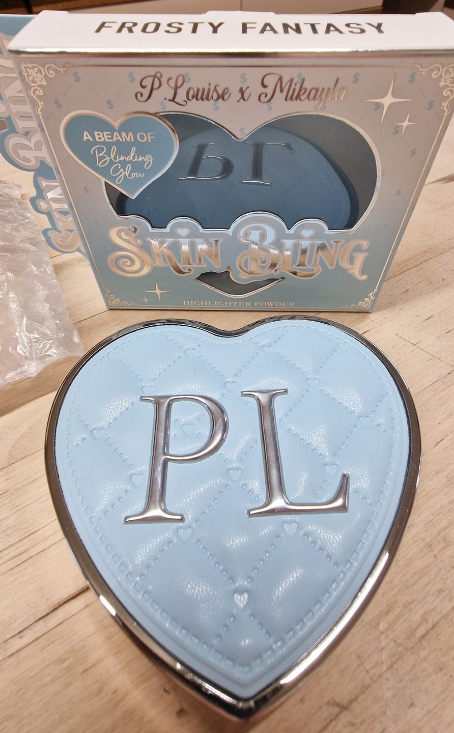 Customer photo review of P.Louise Skin Bling Pressed Highlighter Powder