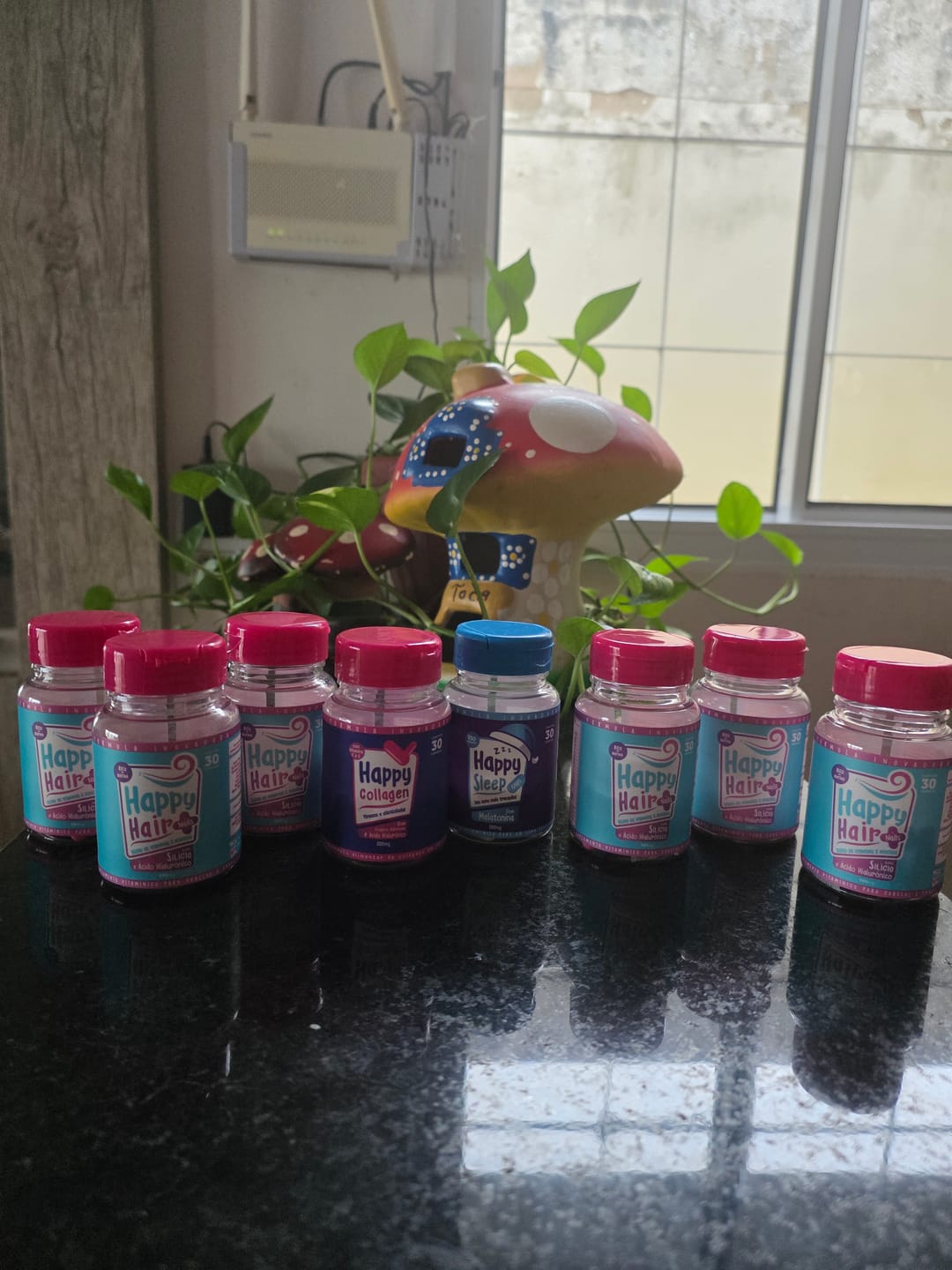Customer photo review of Happy Hair 3 Potes + 2 Potes Grátis + 1 Pote de Melatonina + 1 Pote de Colágeno (Total 7 Potes)