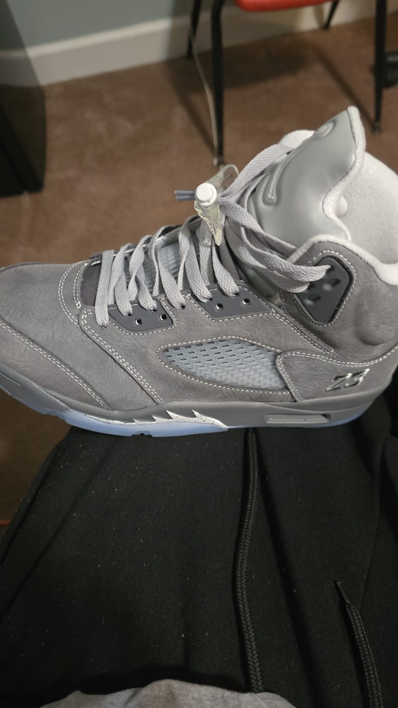 Customer photo review of Jordan 5 Retro Wolf Grey