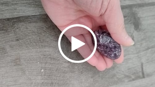 Customer video review of Lépidolite Galet