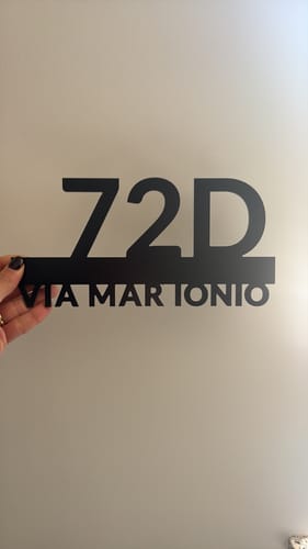 Customer photo review of Numero civico e testo sagomato modello Line 02 Alluminio