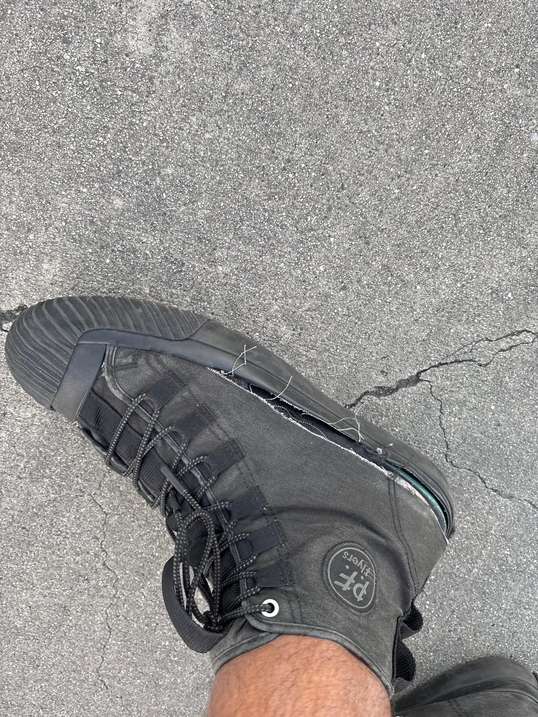 Customer photo review of Grounder High-Top Black/Base Camp
