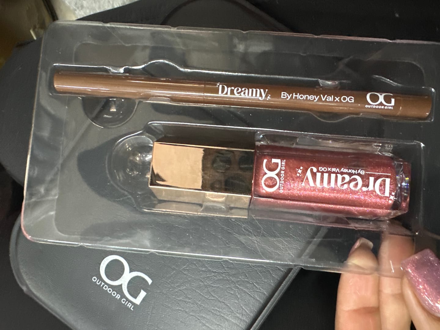 Customer photo review of LIP CONTOUR DREAMY X HONEY VAL