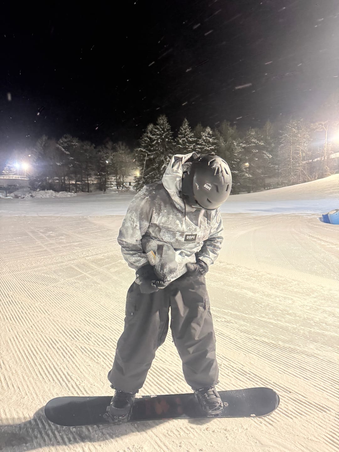 Customer photo review of Men's Black Baggy Wear-resistant Waterproof Snow Pants