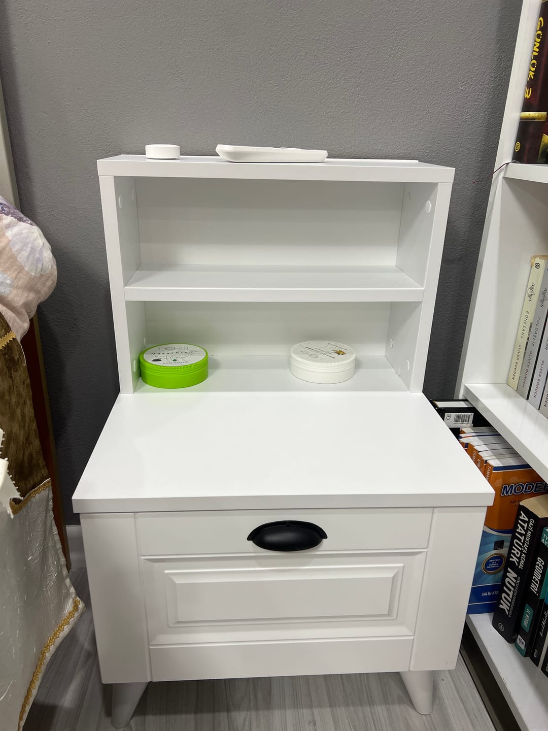 Customer photo review of Rani BD105 Komodin 2 Raflı Membran Çekmeceli Komodin Beyaz