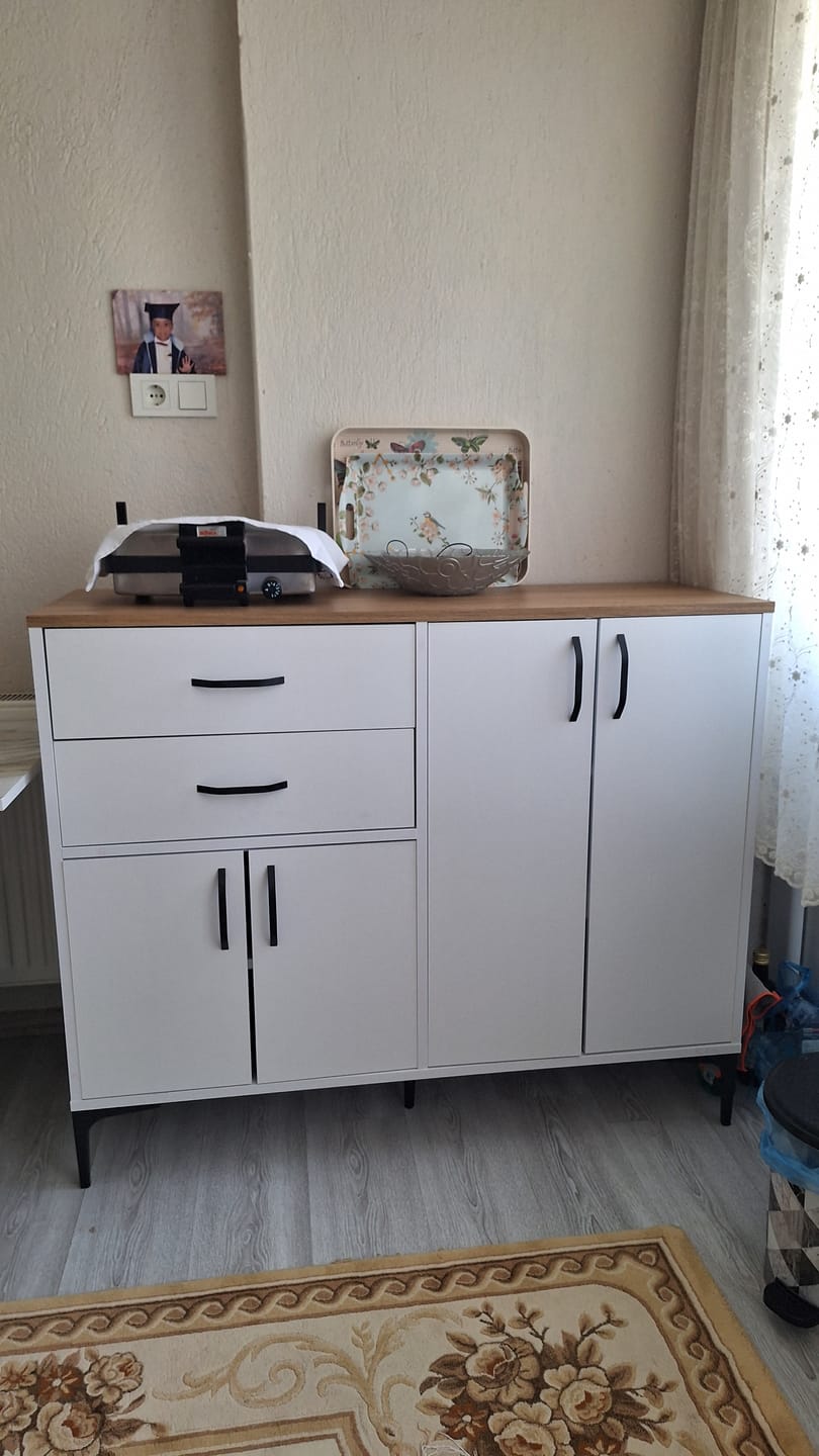 Customer photo review of Rani JE210 Kahve Köşesi Çok Amaçlı Dolap 4 Kapaklı 2 Çekmeceli Kiler Mutfak Dolabı Beyaz - Sepet Ceviz