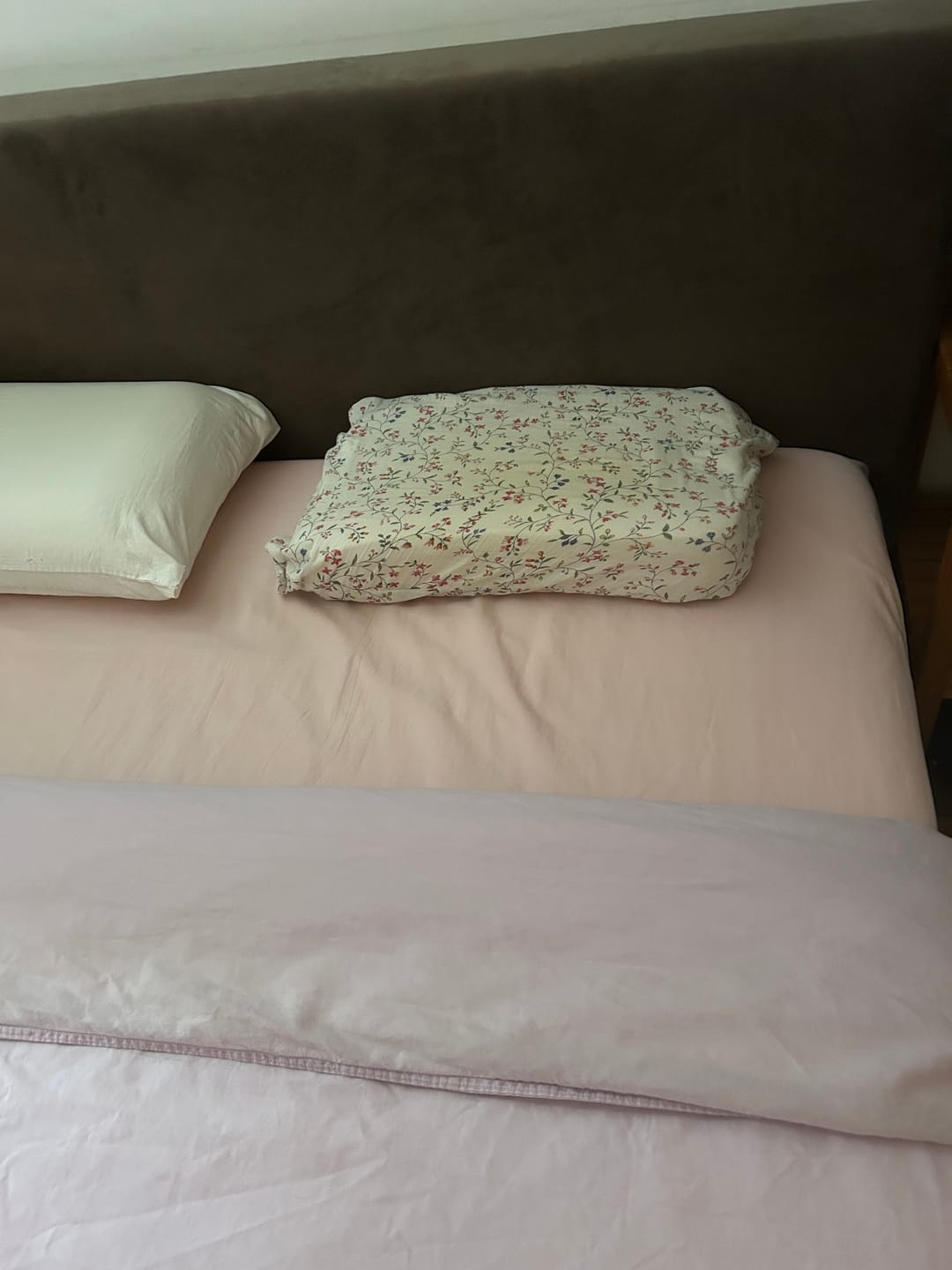 Customer photo review of Refurbished - Hi4 Deluxe Pillow
