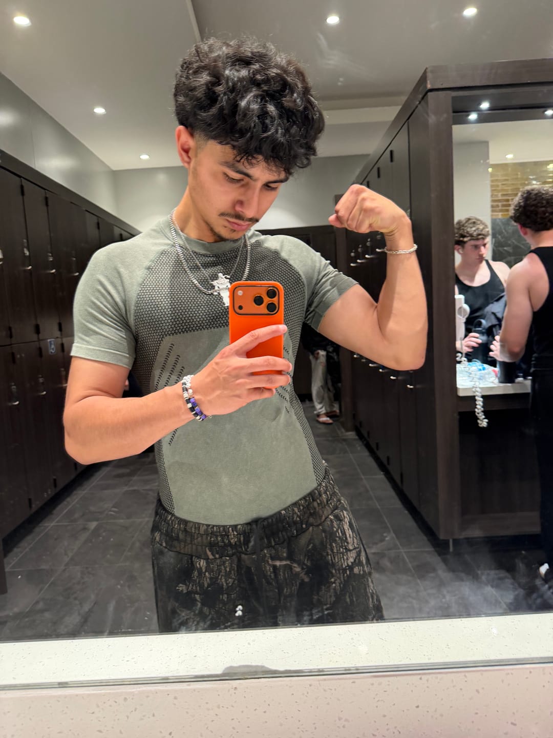 Customer photo review of 4286 - Gold's Iron Legacy Compression Tees