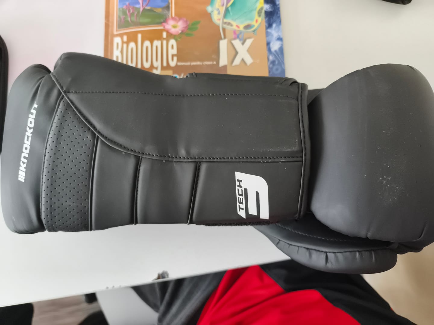 Customer photo review of Manusi Box Knockout Tech3