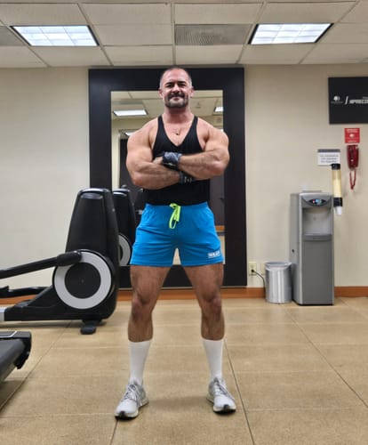 Customer photo review of SQUATTING SHORTS – CLASSIC / OLYMPIC BLUE