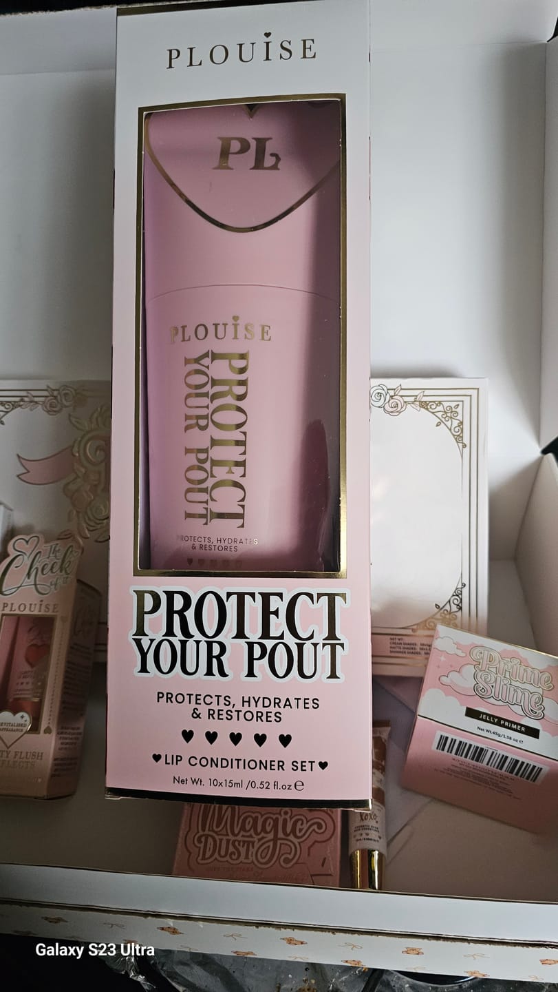Customer photo review of Protect Your Pout Lip Conditioner XL Gift Set