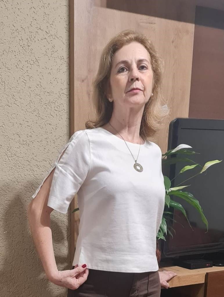 Customer photo review of Blusa Tulipa Off White