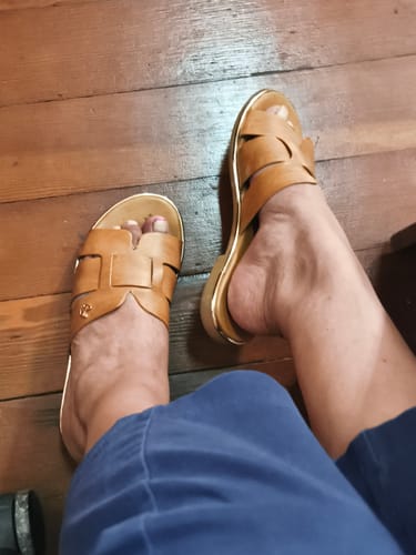 Customer photo review of Sandalia Plana Beige Mujer 55210