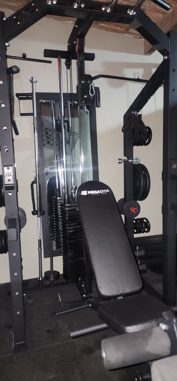 Customer photo review of Kit 1 Estação De Musculação Mega Rack Full Com Polia Móvel Flutuante