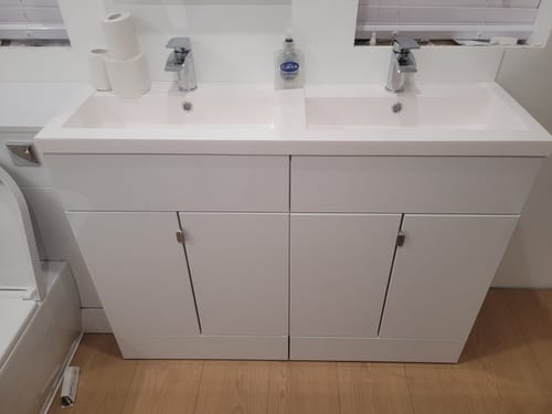 Customer photo review of Hudson Reed Fusion WC Unit & Top 600mm  - Gloss White (Compact)