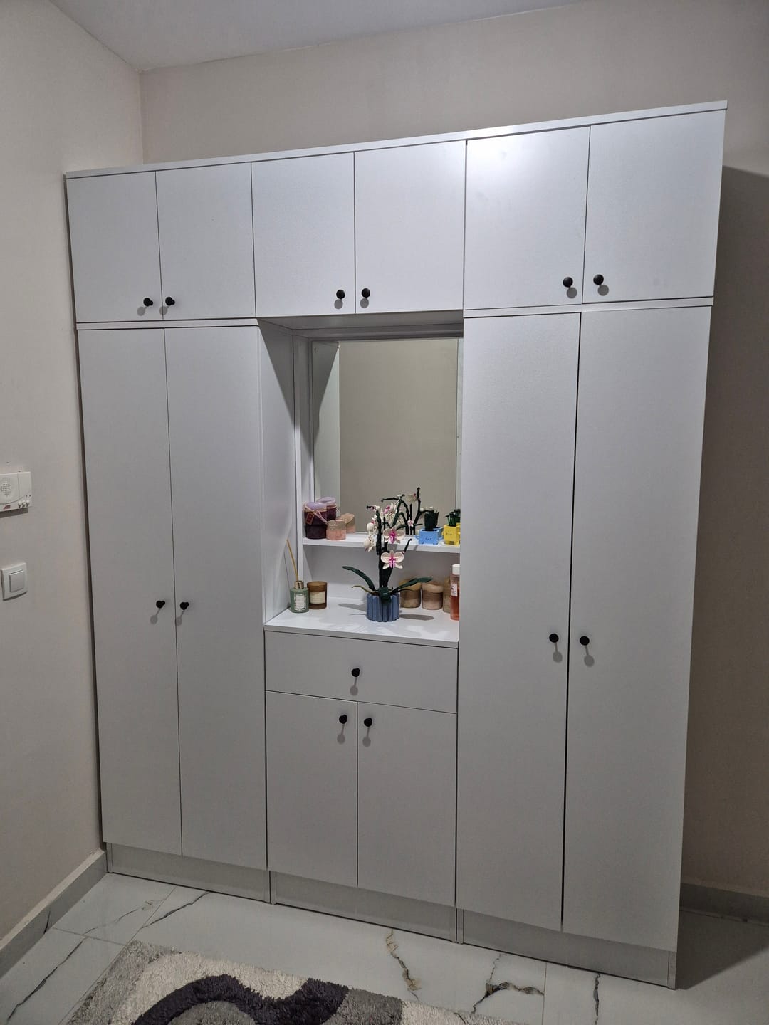 Customer photo review of Rani EA142 Portmanto Çekmeceli Aynalı Askılı Ayakkabılık Vestiyer Beyaz