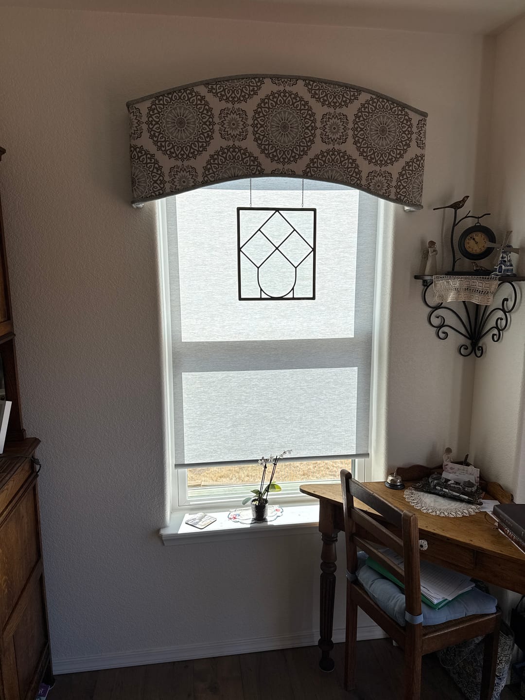 Customer photo review of SmartWings Motorized Light Filtering Roller Shades 70% Blackout Essential