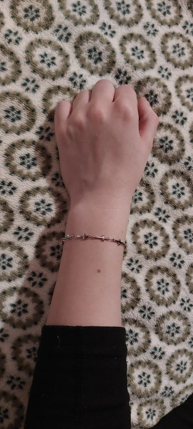 Customer photo review of Bracelet Croix en Acier Inoxydable