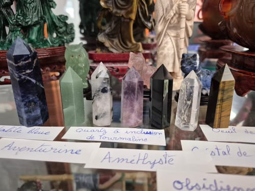 Avis d'un client pour la Protection Livraison : sa collection de belles pierres de cristal est bien arrivée.