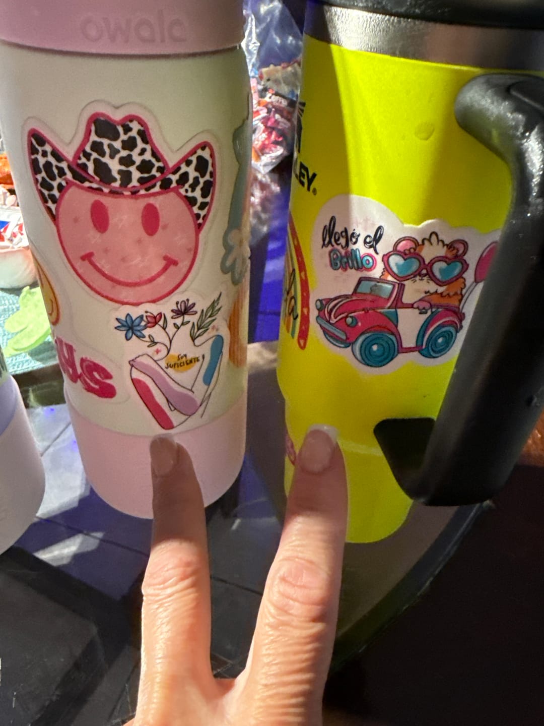 Customer photo review of Soy suficiente (Sticker Laminado)