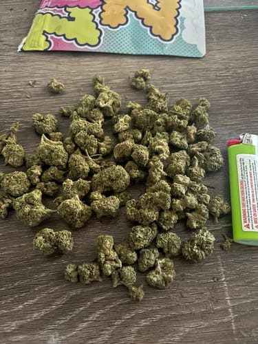 Customer photo review of Lemon Cherry Gelato Runtz - 28 Grams Littles - Indica