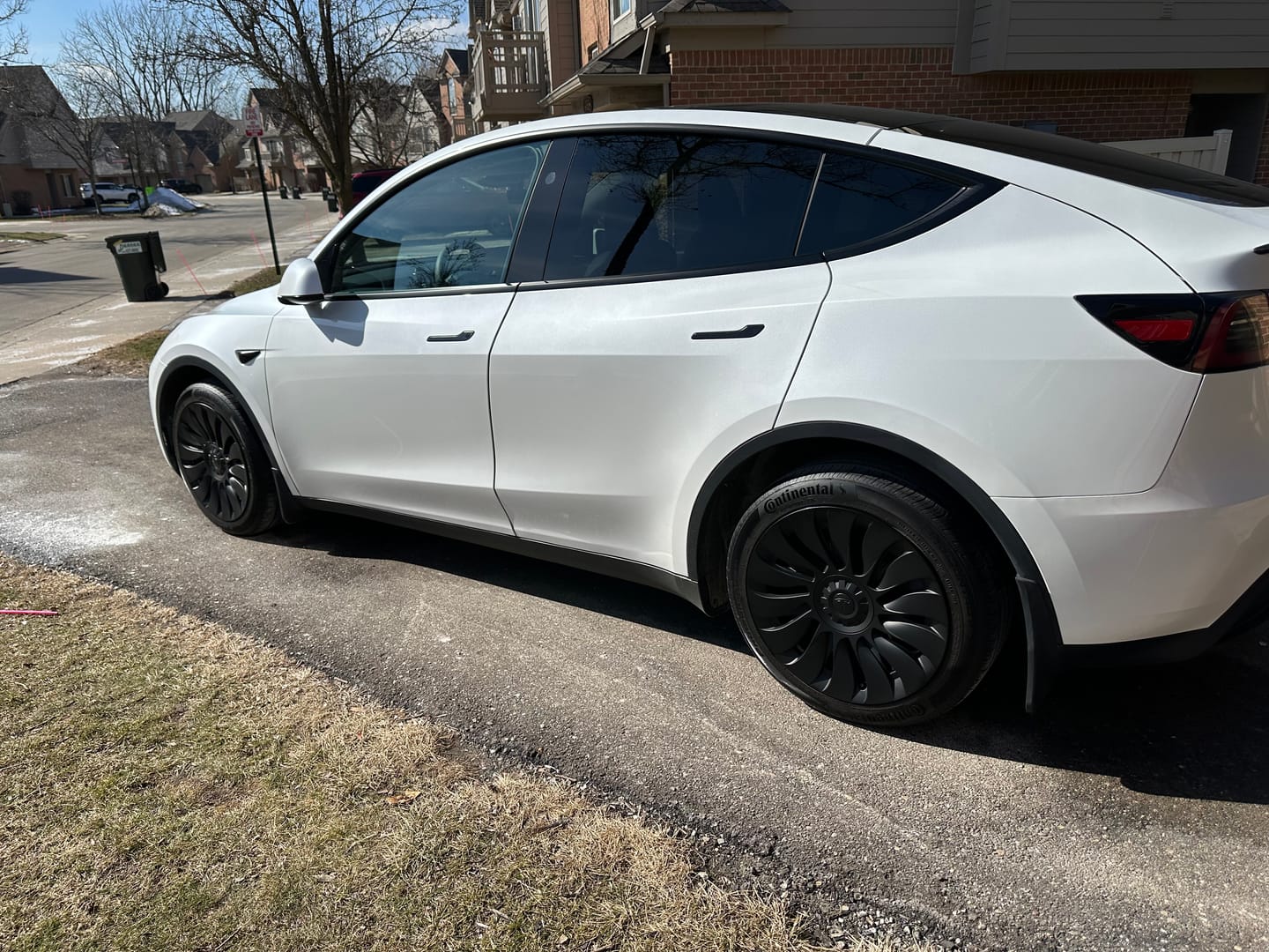 Customer photo review of TESPLUS 19'' Hurricane Style Wheel Cover for Model Y